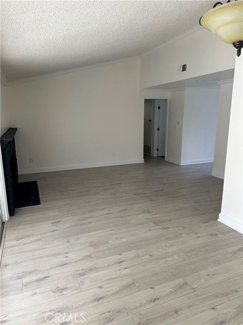 Building Photo - 9511 Hayvenhurst Ave