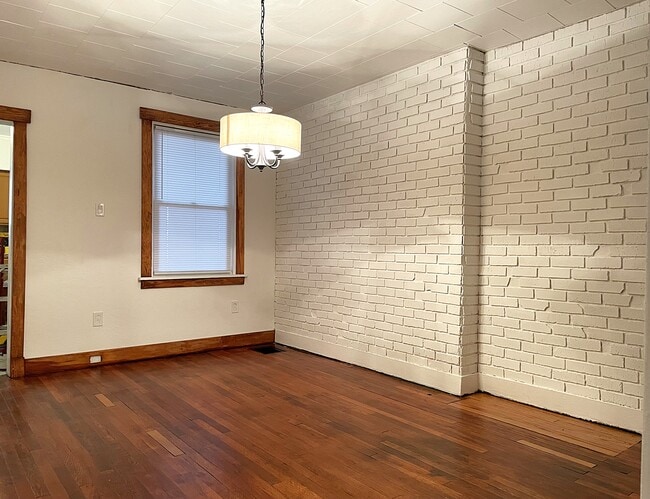 Dining room - 420 Greenfield Ave