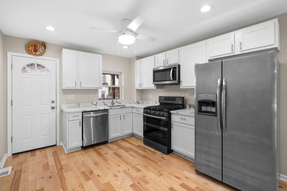 Foto principal - 118 N Curley St
