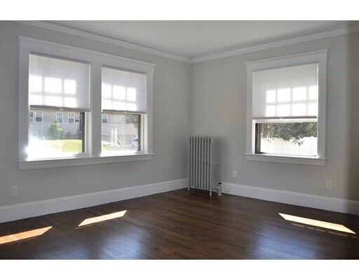 Primary Photo - 26 Newton Pl