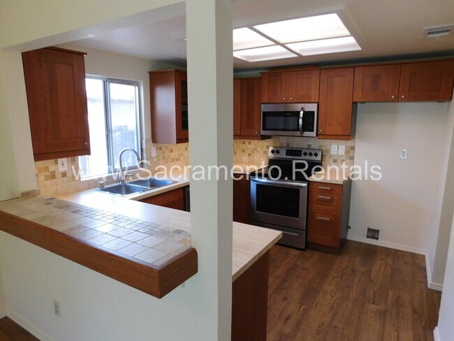 Foto del edificio - Great 3bd/2ba Home with 2 Car Garage!