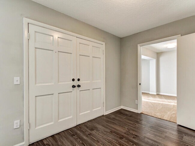 Foto del edificio - 8521 Howell Dr