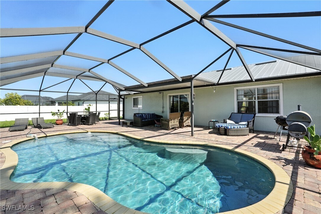 324 NW 24th Terrace Cape Coral - 324 Nw 24th Terrace Cape Coral Fl Primary Photo 