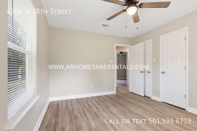 Building Photo - 4204 W 18th St