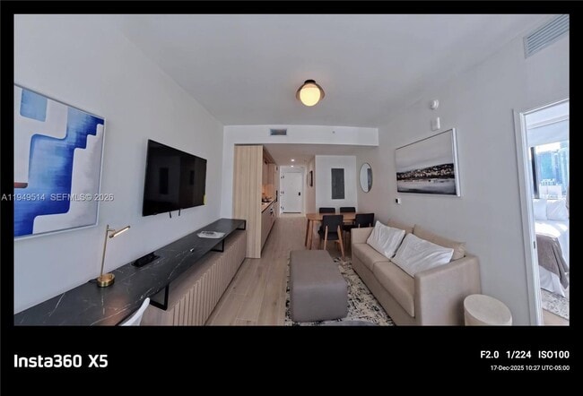 Building Photo - 225 N Miami Ave