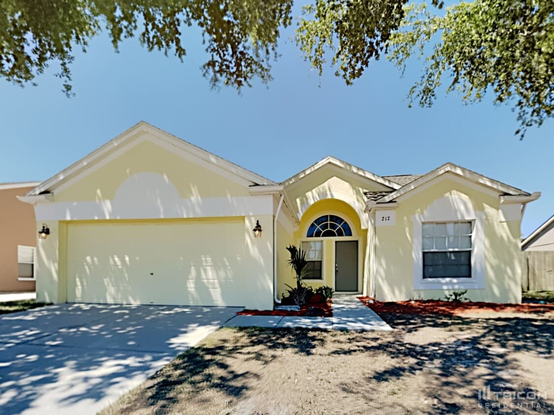 Foto principal - 217 Lakeway Ln