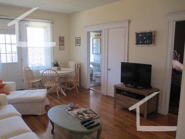 Foto del edificio - HOT ALLSTON LISTING!!!!