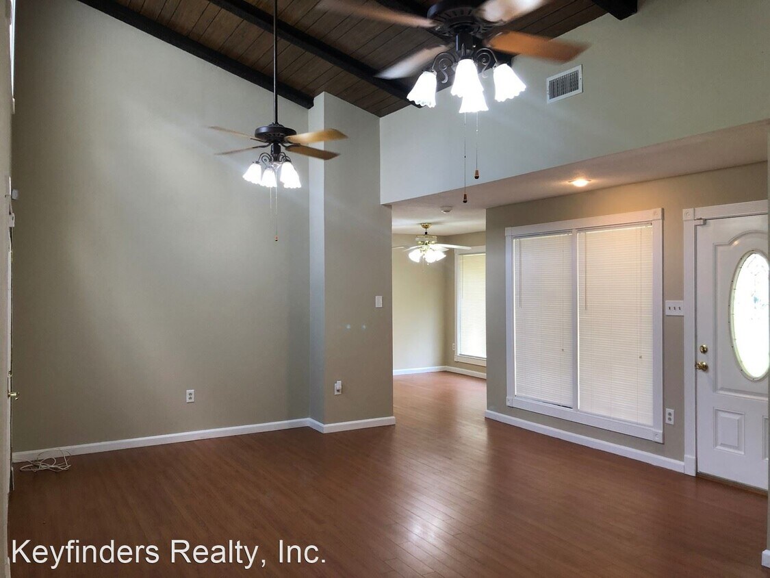 Primary Photo - 3 br, 2 bath House - 1217 Briarrose Dr.