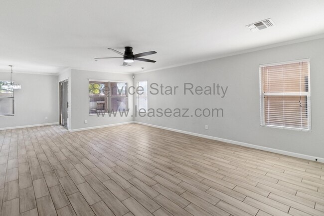 Building Photo - 7500 E Deer Valley Rd