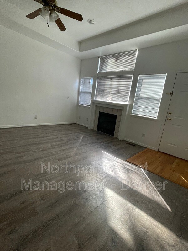 Building Photo - 12035 Monaco St