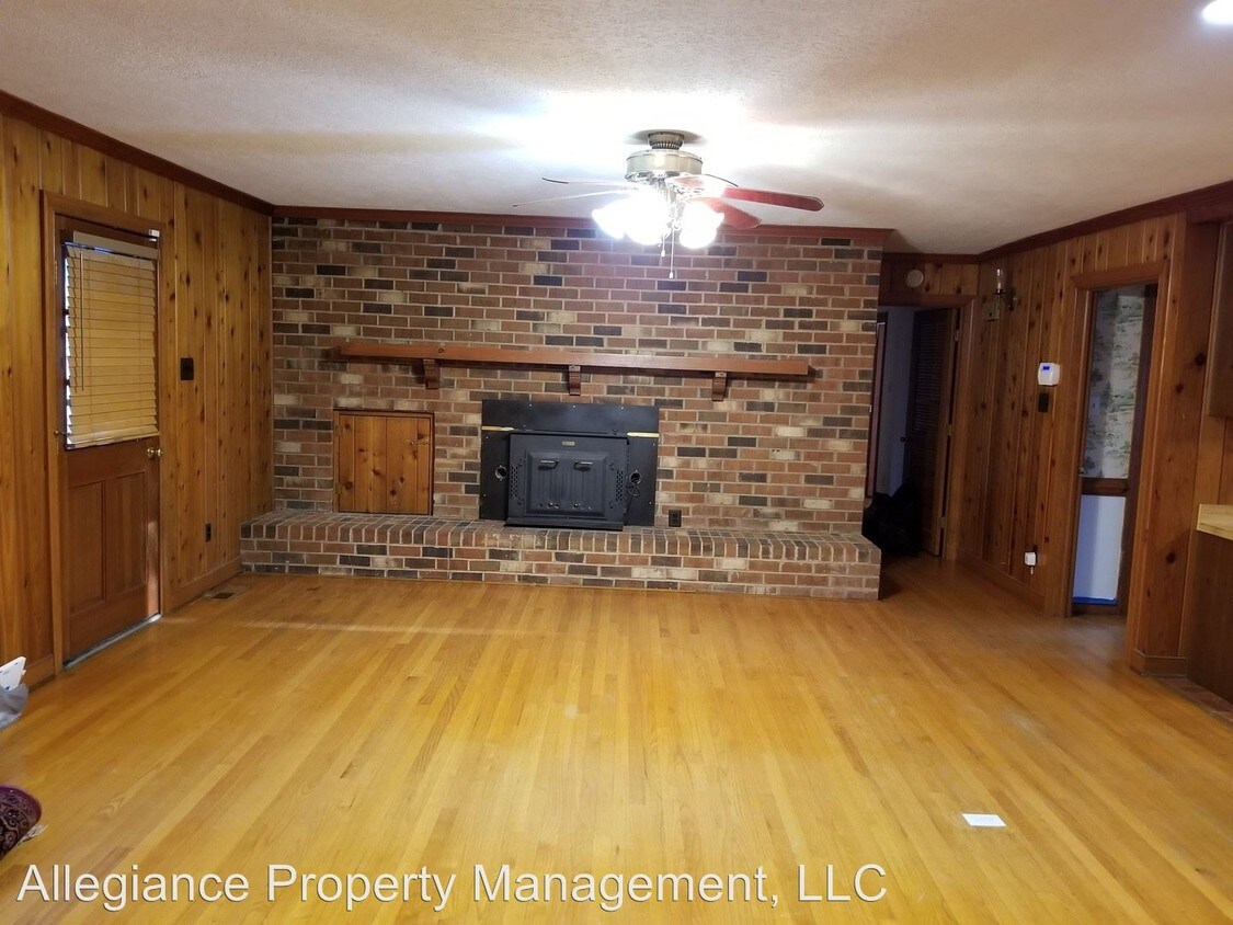Building Photo - 3 br, 3 bath House - 1440 Dispatch Rd