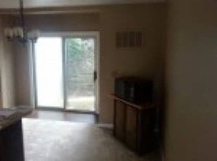 Building Photo - 932 Grantham Rd