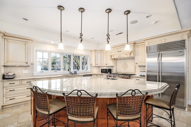 Foto del edificio - 568 Wellesley St