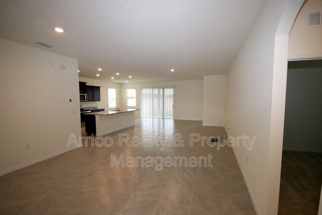 Building Photo - 38311 Springhead Ln