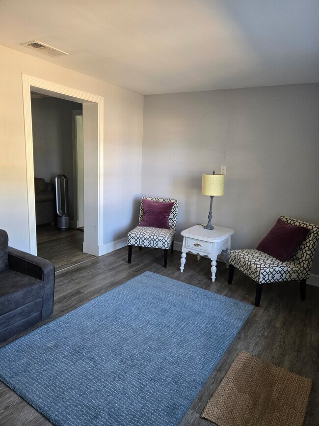 Foto del edificio - 144 Menendez Rd