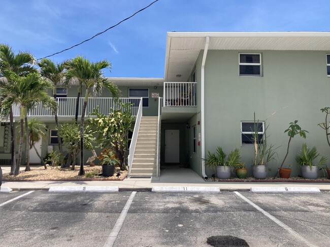 Building Photo - 1369 Florida A1A