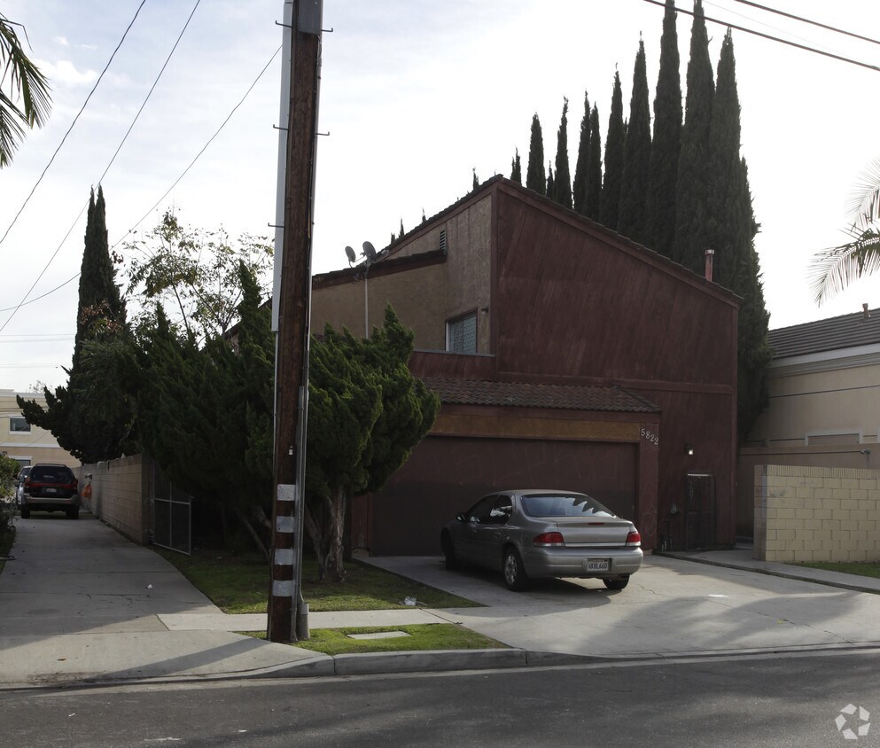 Building Photo - 5822 Fullerton Ave