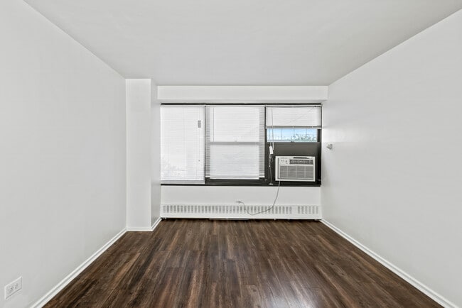 Foto del edificio - 6030 N Sheridan Rd