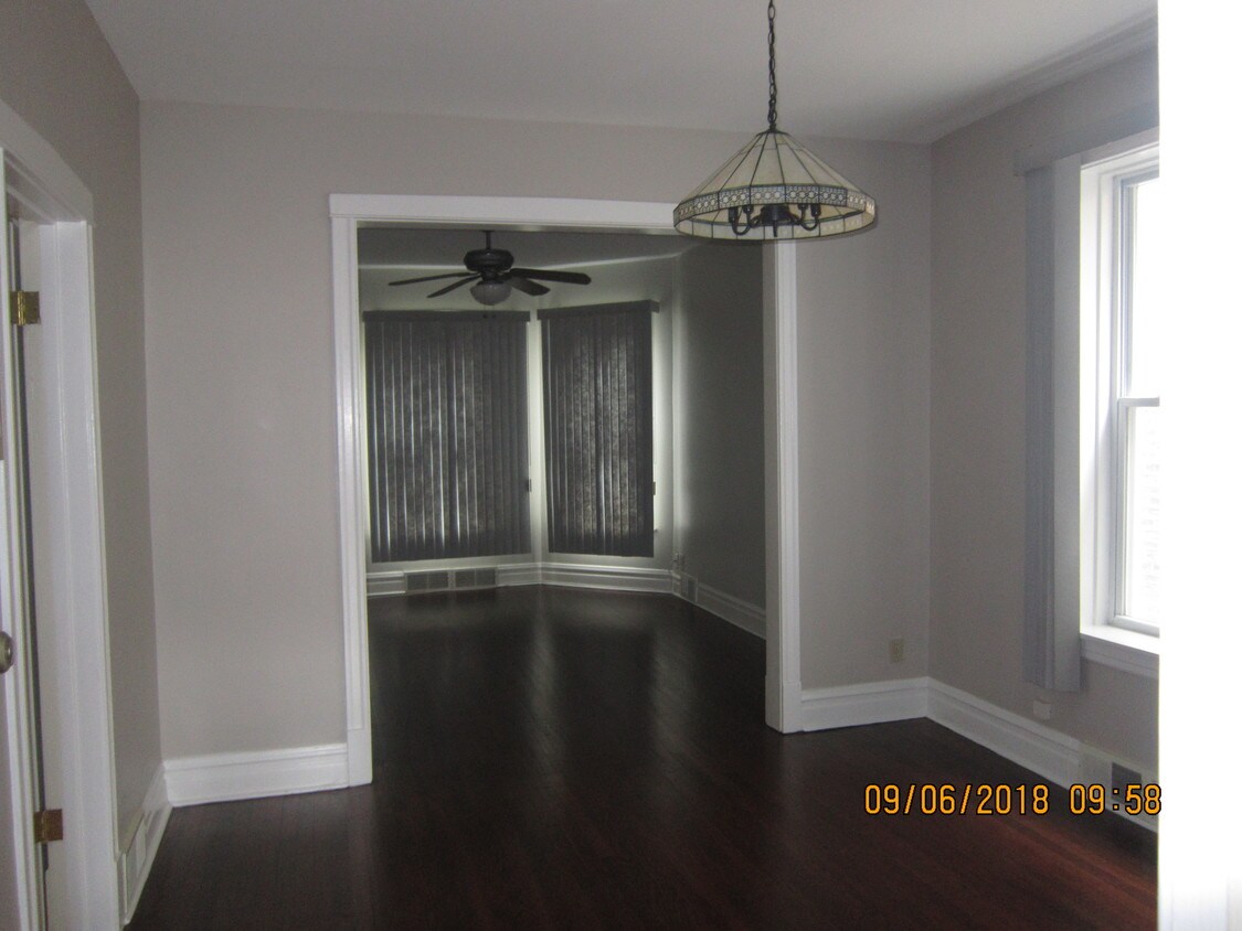 Foto principal - 4739 N Kildare Ave