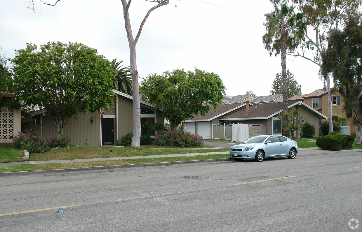 Primary Photo - 2445-2449 Orange Ave