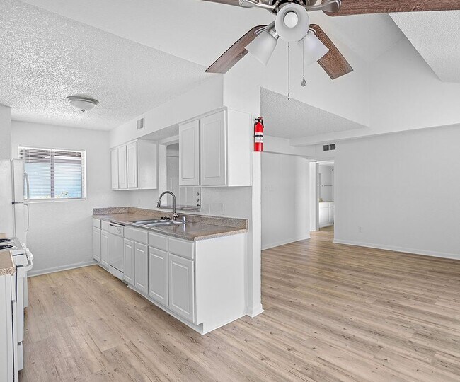 Foto del edificio - 2111 Holly Hall St