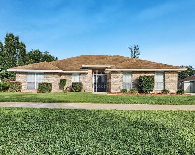 Building Photo - 3156 Peppertree Dr