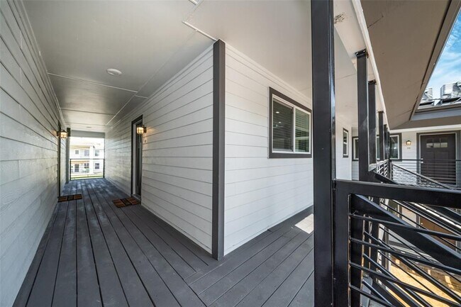 Foto del edificio - 4708 San Jacinto St