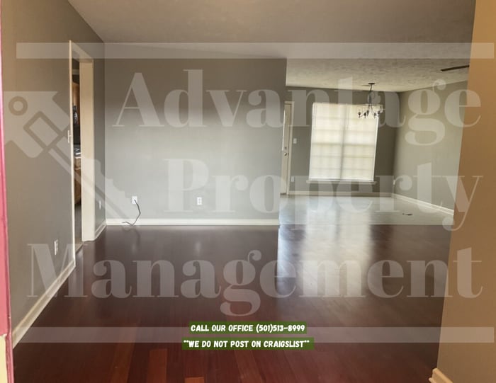 Primary Photo - 2730 York Ln