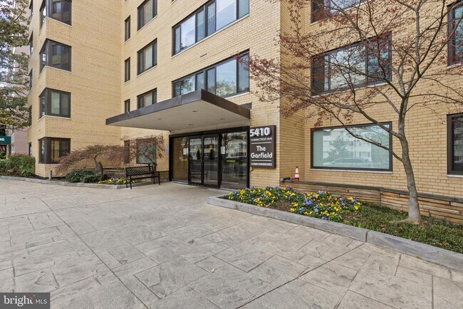 Foto del edificio - 5410 Connecticut Ave NW