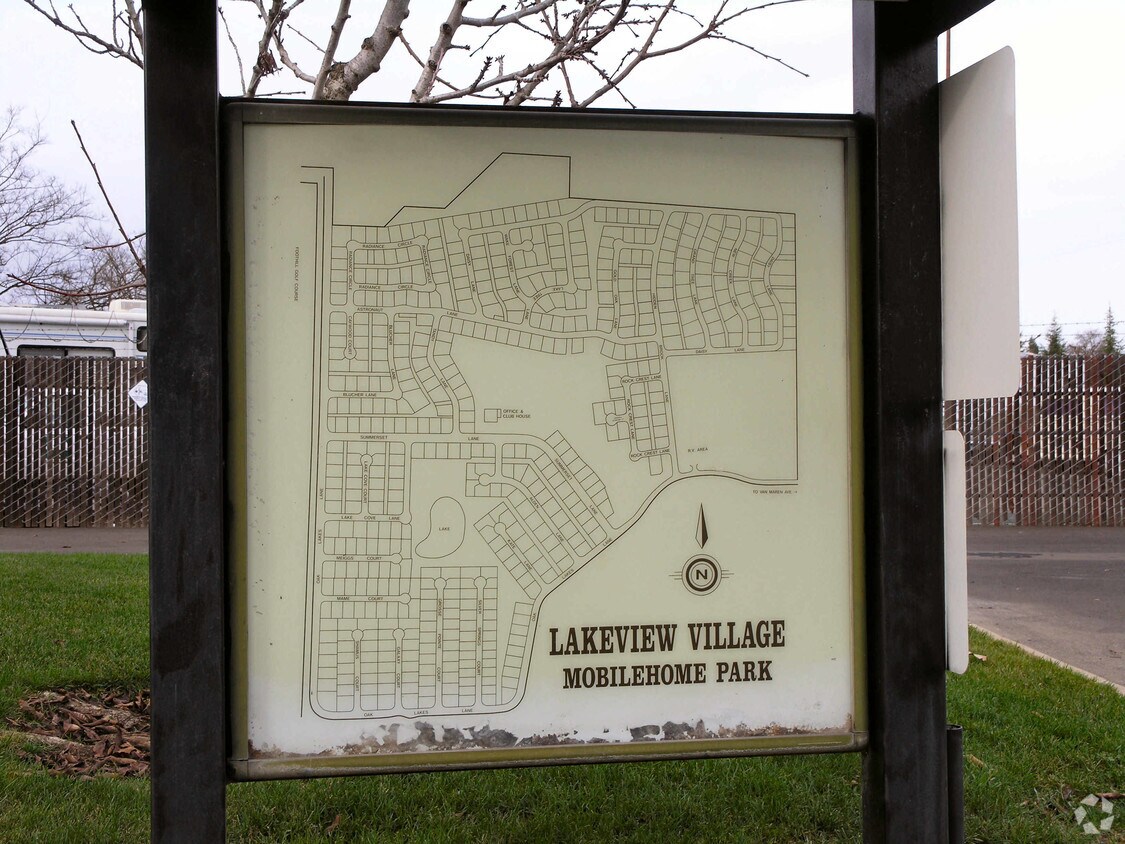 Building Photo - Lakeview Village