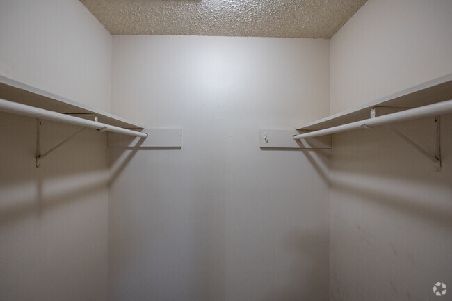 Interior Photo - Burning Tree Apartments