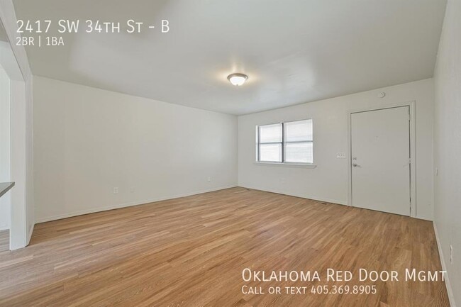 Building Photo - 2417 SW 34th St