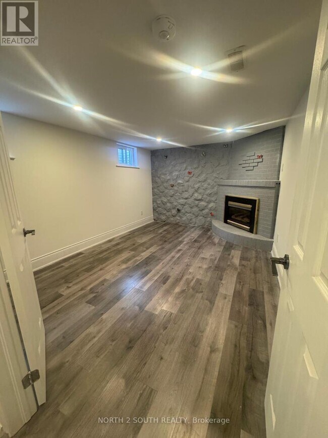 Building Photo - 96 Bamford Crescent