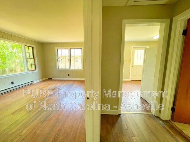 Foto del edificio - 127 Aurora Dr