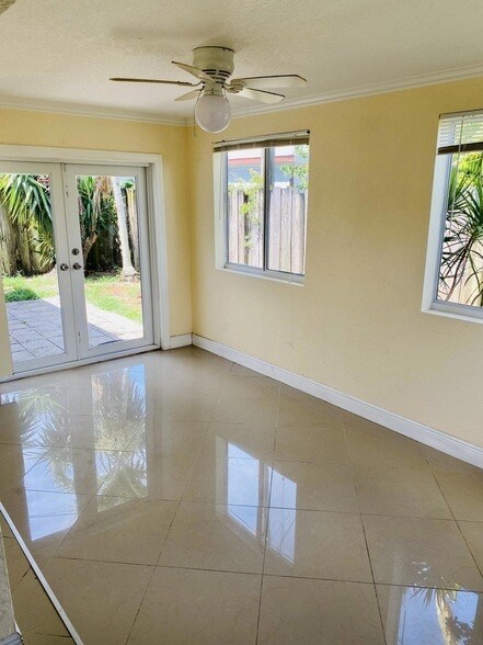 Foto del edificio - 4559 NW 16th Way