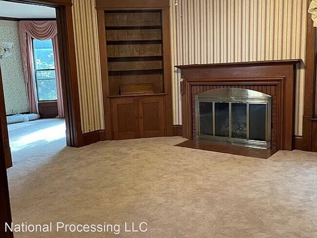 Building Photo - 5 br, 2.5 bath House - 847 Center Street