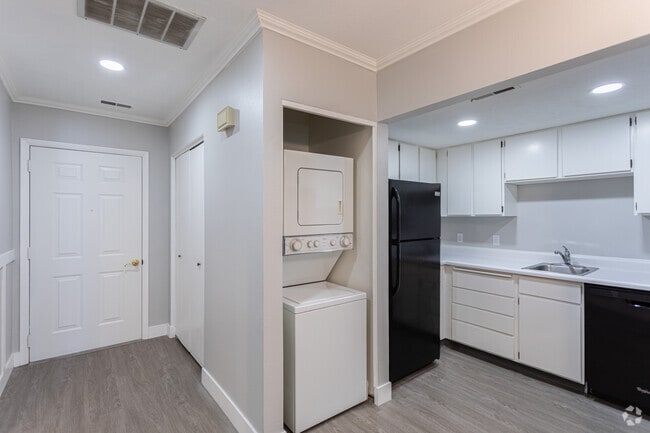 2BR, 1BA - 900SF - Kitchen - Cove Point Retirement - Independent Living