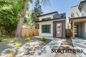 Building Photo - 2121 N 34th St