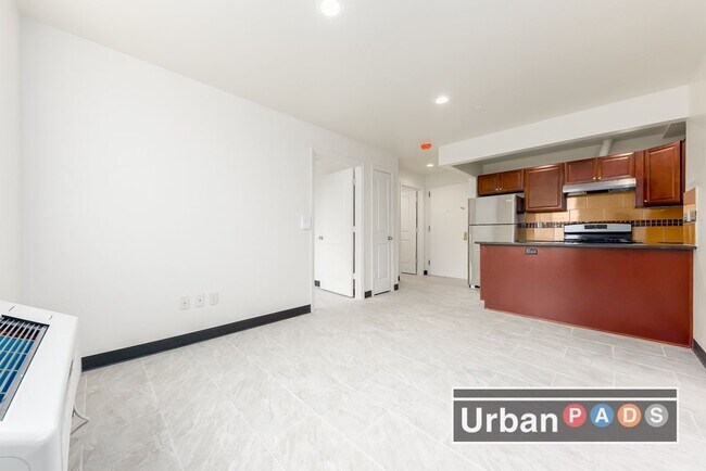Building Photo - 461 Winthrop St