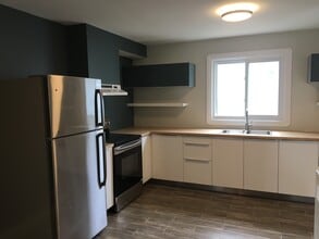 Building Photo - 735 Regent St Building Photo - 735 Regent St