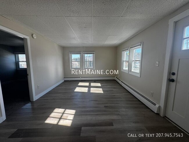 Building Photo - 114 Riverside Dr