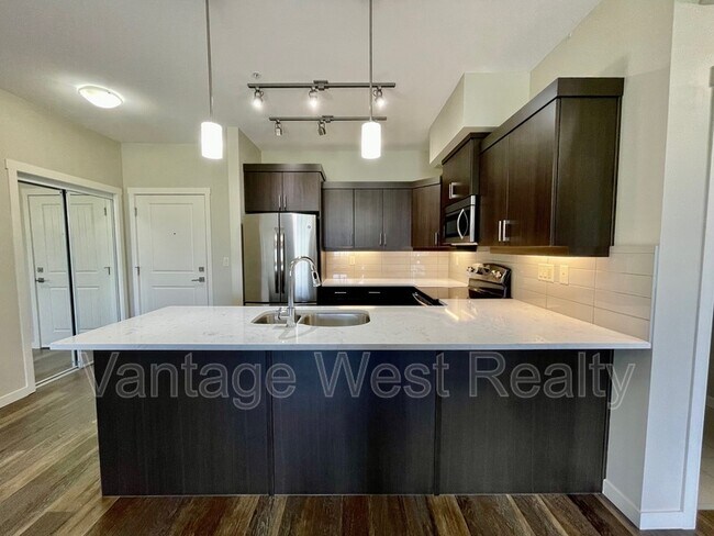 Building Photo - 308-3731 Casorso Road