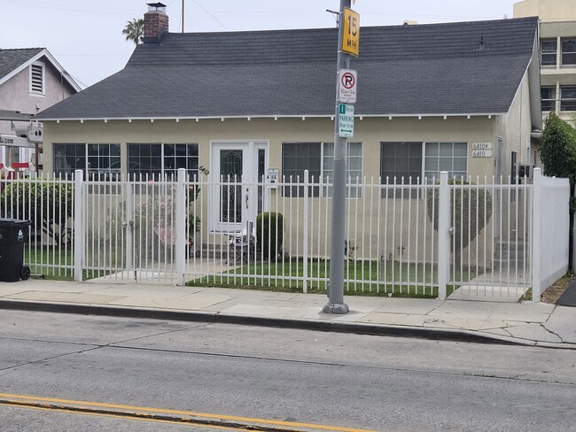 Foto del edificio - 6412 Fountain Ave
