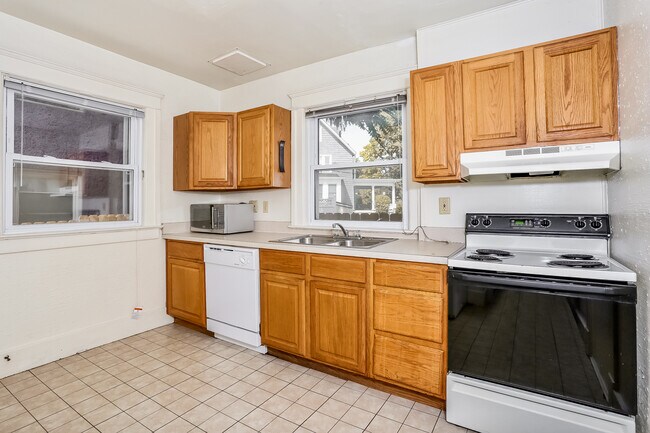 Foto del edificio - 1329 S University Ave