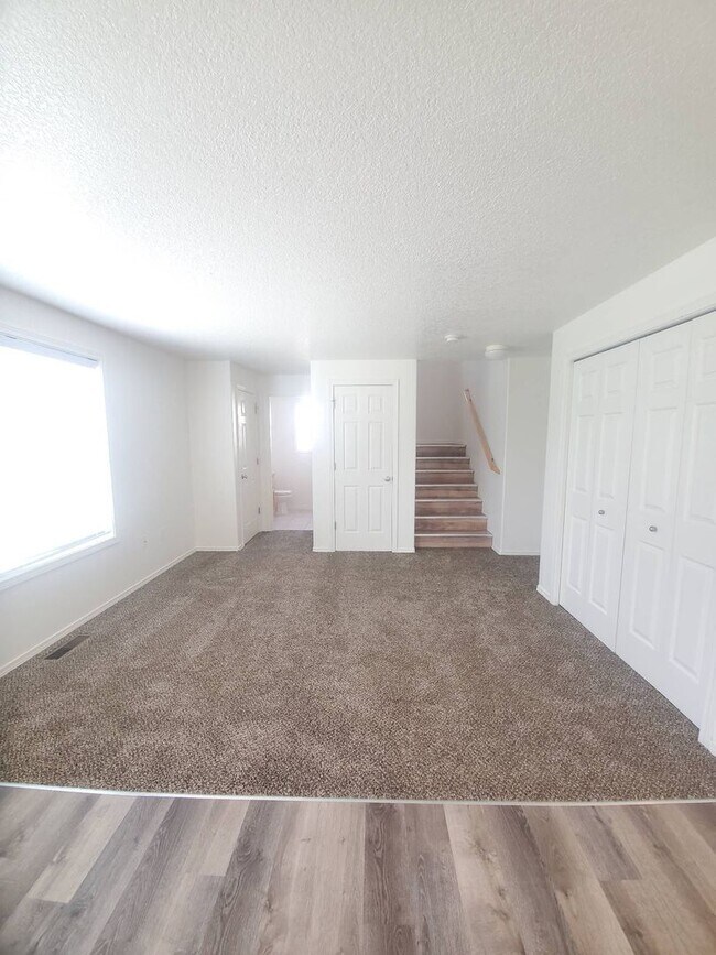 Building Photo - 4 Bedroom Home for Rent