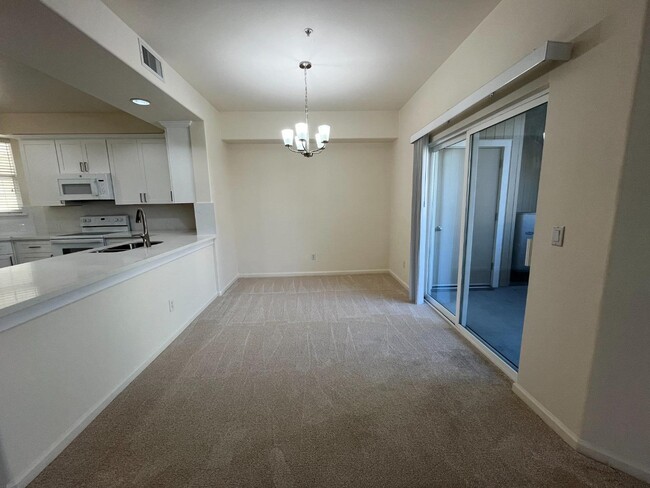 Building Photo - 860 Meridian Bay Ln