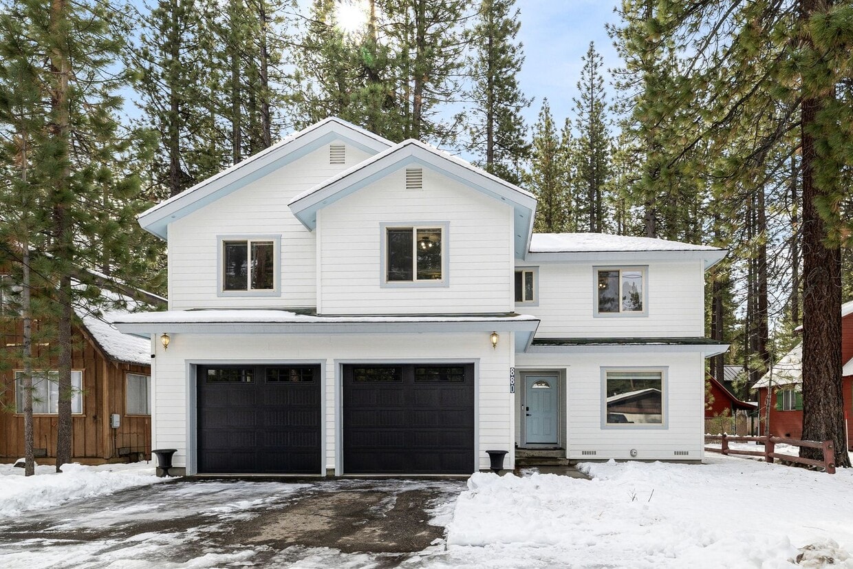 Foto principal - Beautiful Al Tahoe Home in South Lake Taho...
