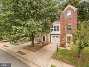Building Photo - 7700 Shadowcreek Terrace
