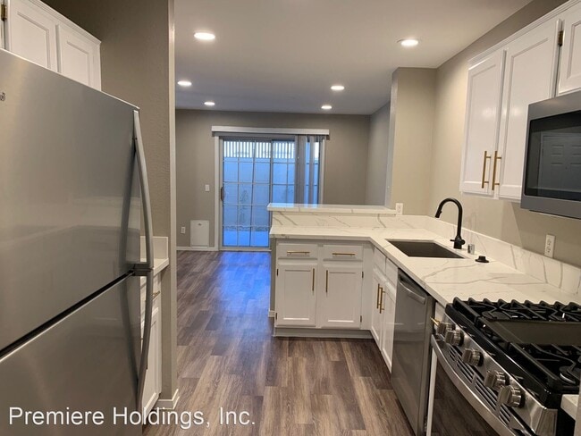 Building Photo - 3 br, 2.5 bath House - 688 Harbor Mist Avenue