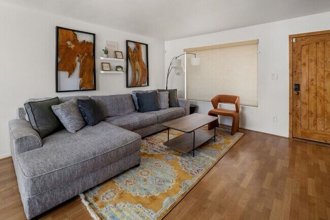 Building Photo - COMING SOON! Fully Furnished 3 Bedroom 3 Bathroom Home in Old Town Scottsdale
